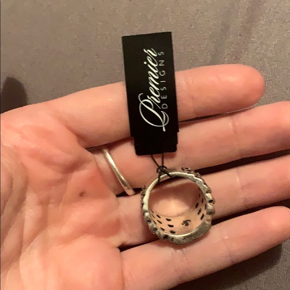 Ring - Picture 2 of 2